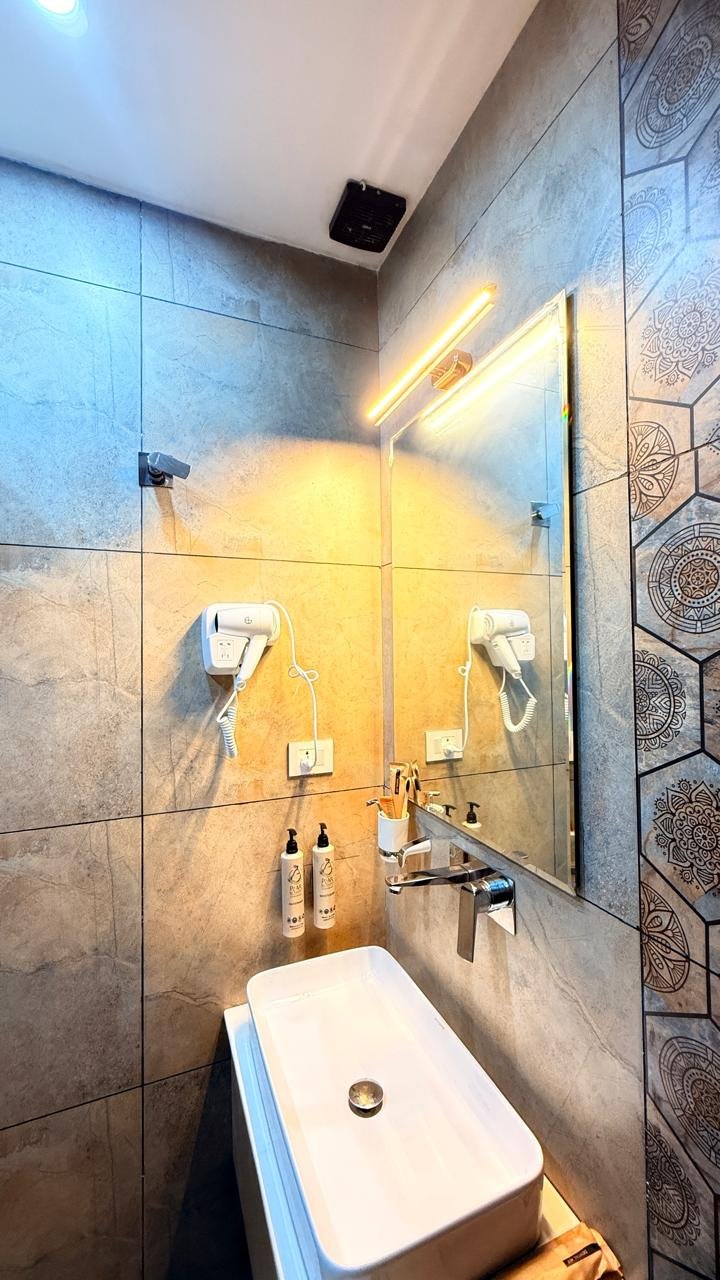 Panoramic mountain landscape view from Pear Meadows cottage